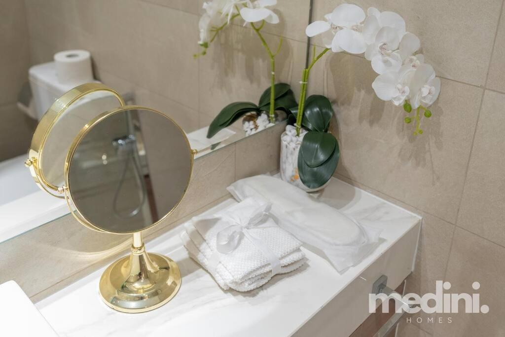 12min From Burj Khalifa - - Azizi Riviera Apartment