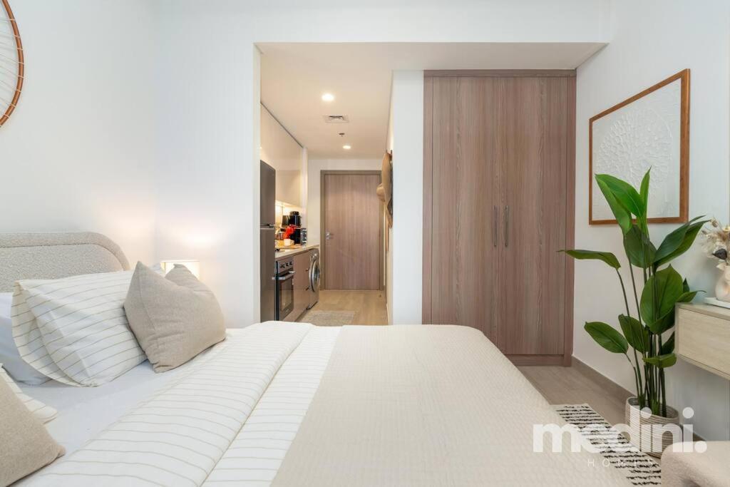 Apartment 12min From Burj Khalifa - - Azizi Riviera Dubai
