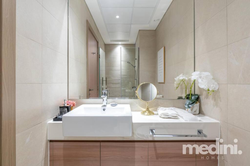 Apartment 12min From Burj Khalifa - - Azizi Riviera