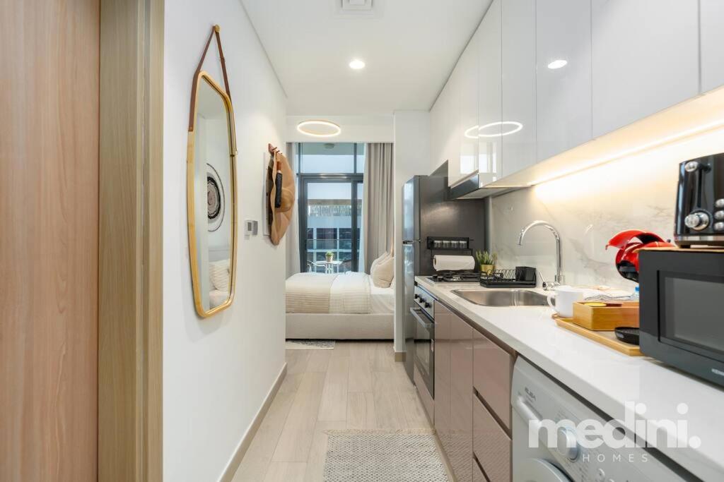 12min From Burj Khalifa - - Azizi Riviera Apartment *