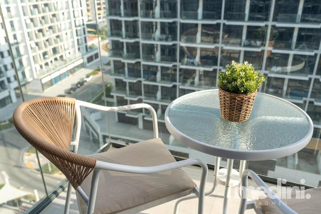 Apartment 12min From Burj Khalifa - - Azizi Riviera